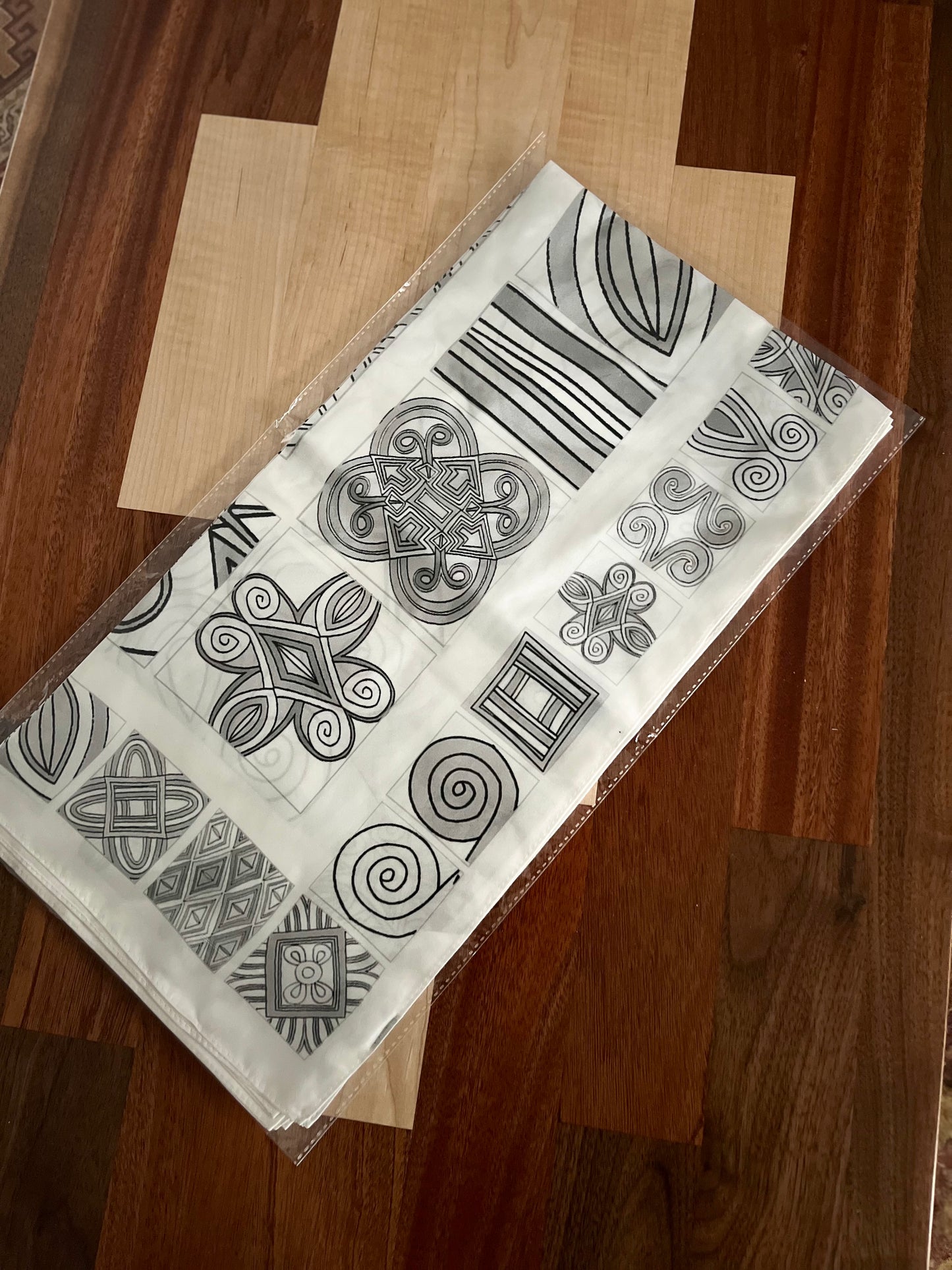 ITUEN BASI Traditional Print Scarf
